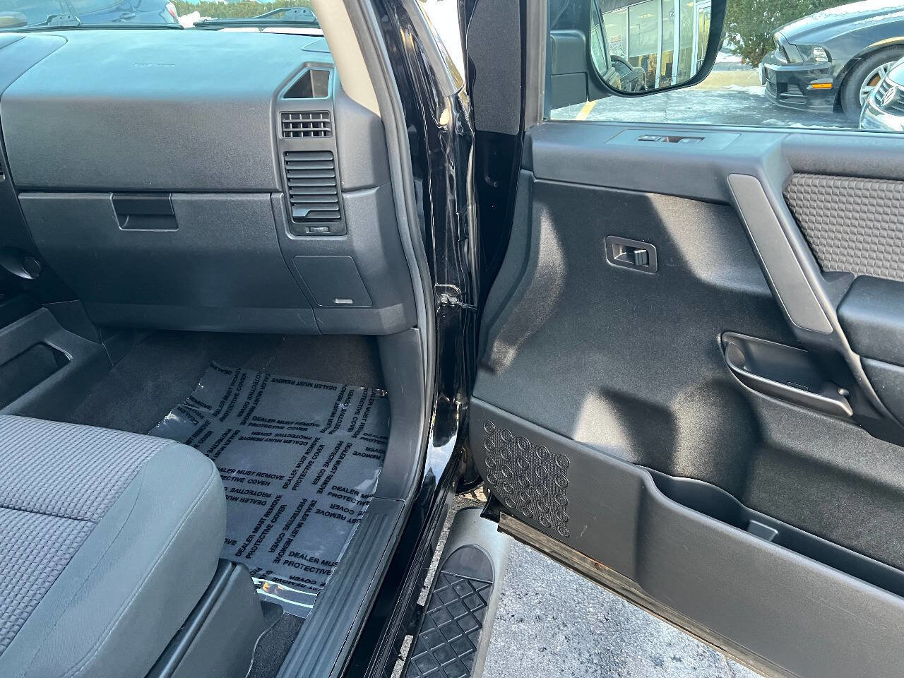 Used 2014 Nissan Titan SV w/ SV Value Truck Package image 27