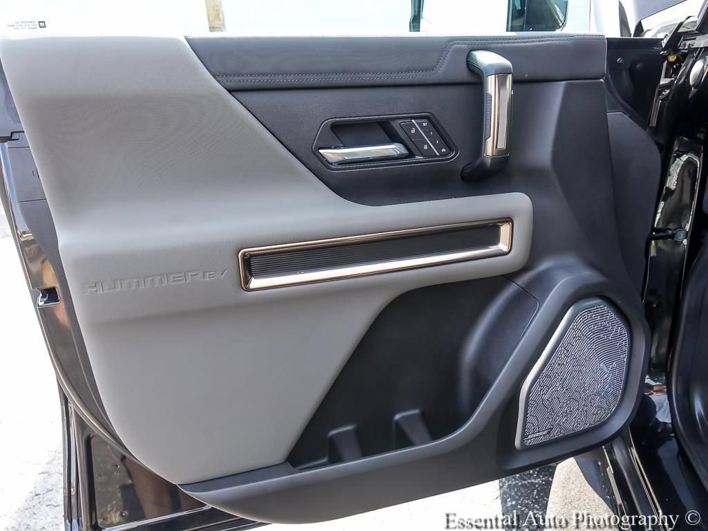 Used 2025 GMC Hummer EV 2X AWD/4WD image 25