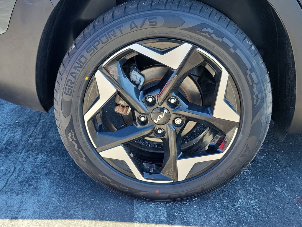 Used 2024 Kia Seltos EX image 7