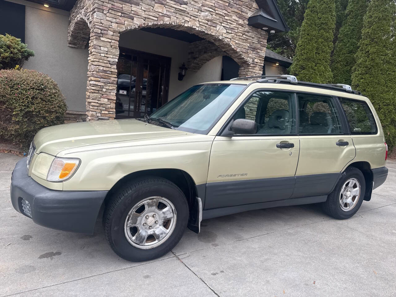 Used 2001 Subaru Forester L AWD/4WD image 2
