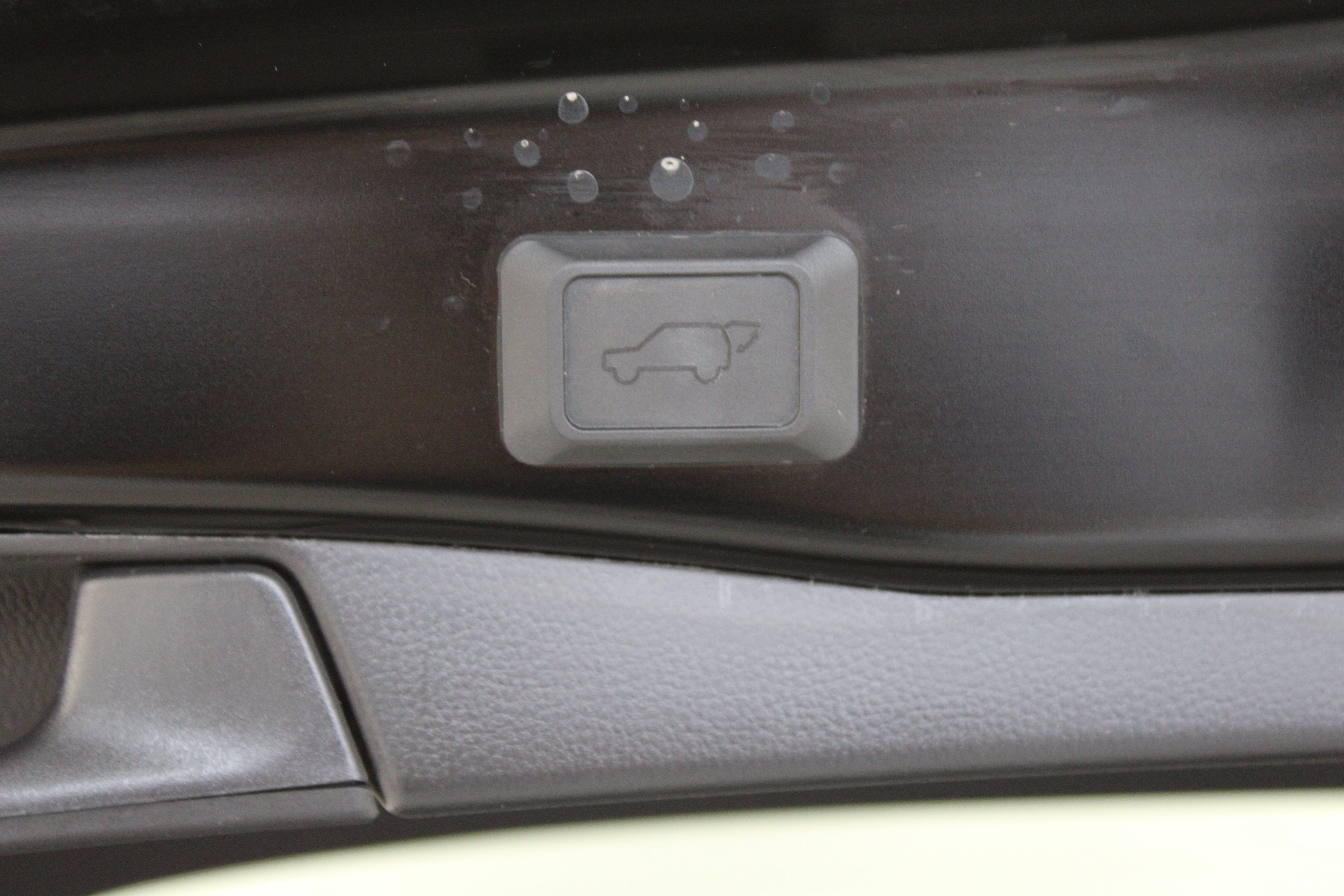 Used 2025 Toyota RAV4 Limited w/ Weather Package AWD/4WD image 34