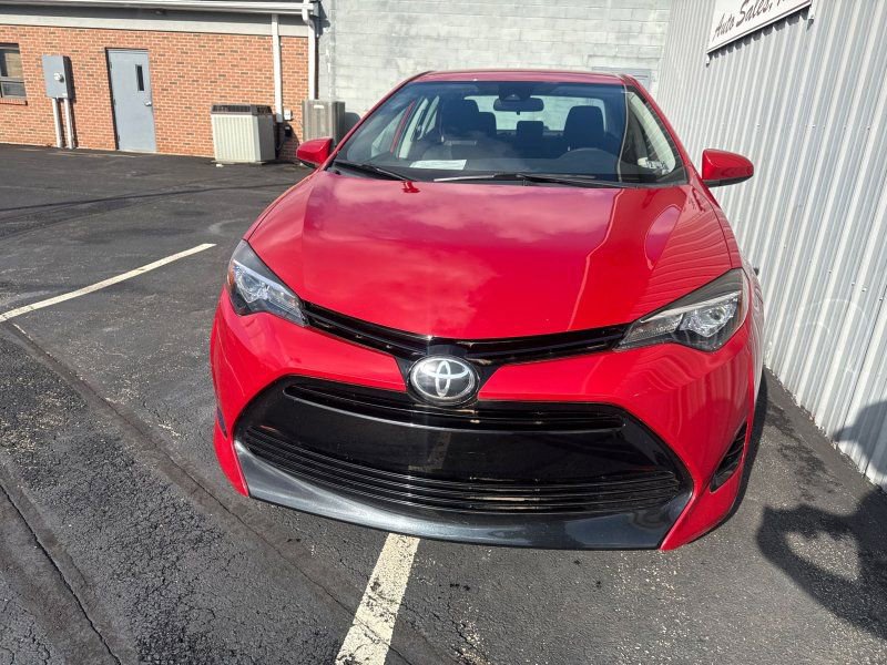 Used 2017 Toyota Corolla LE image 2