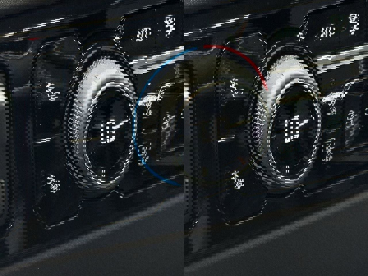 Used 2025 Chevrolet Silverado 1500 LT Trail Boss w/ LT Trail Boss Premium Package image 23