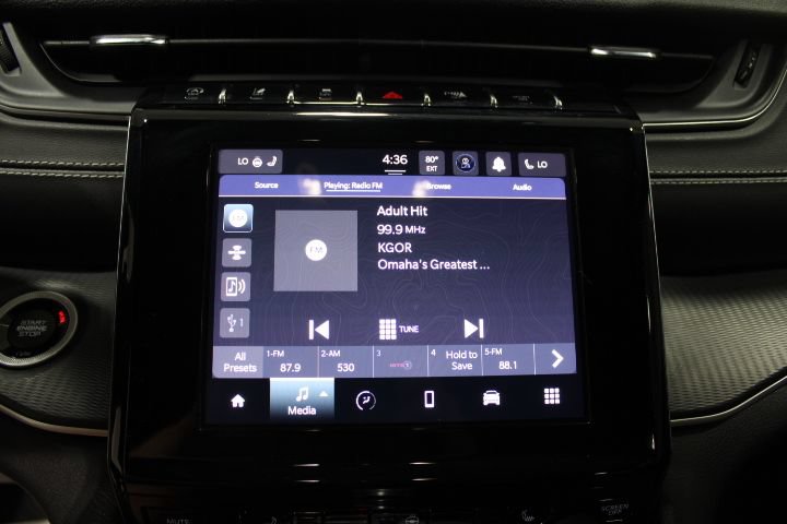 Used 2023 Jeep Grand Cherokee Altitude AWD/4WD image 3