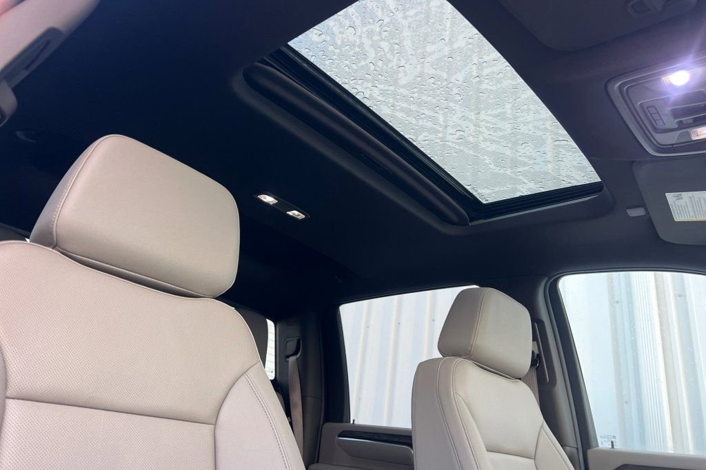 Used 2026 GMC Sierra 3500 SLT w/ SLT Premium Package image 13