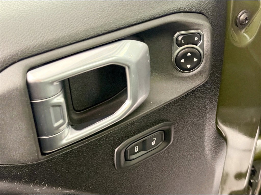 Used 2022 Jeep Wrangler Willys image 17