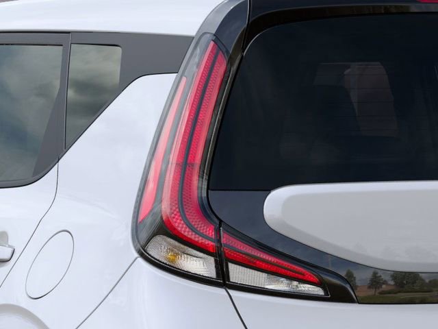 Certified 2025 Kia Soul LX w/ LX Technology Package FWD image 11