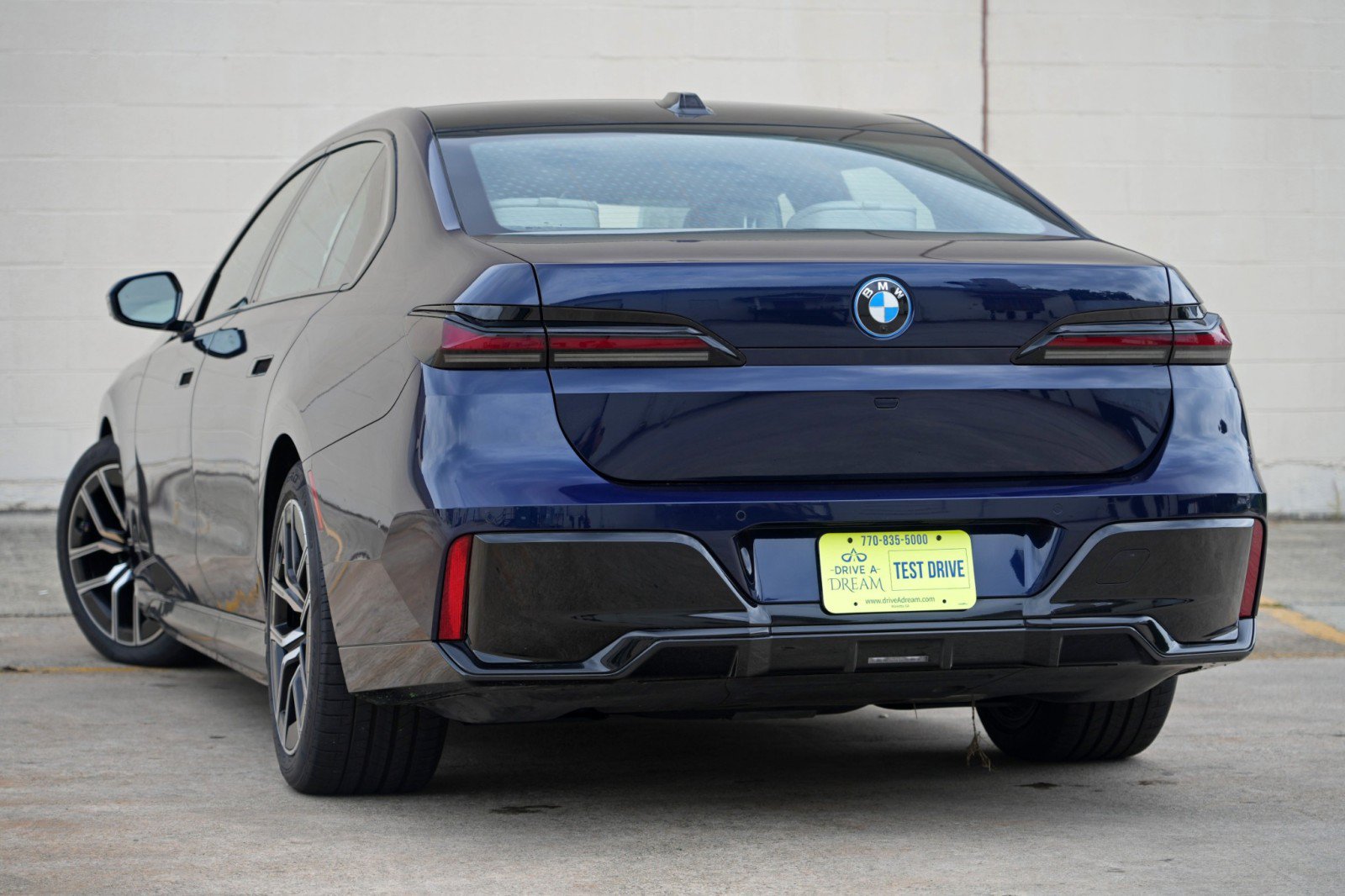 Used 2023 BMW i7 xDrive60 AWD/4WD image 6