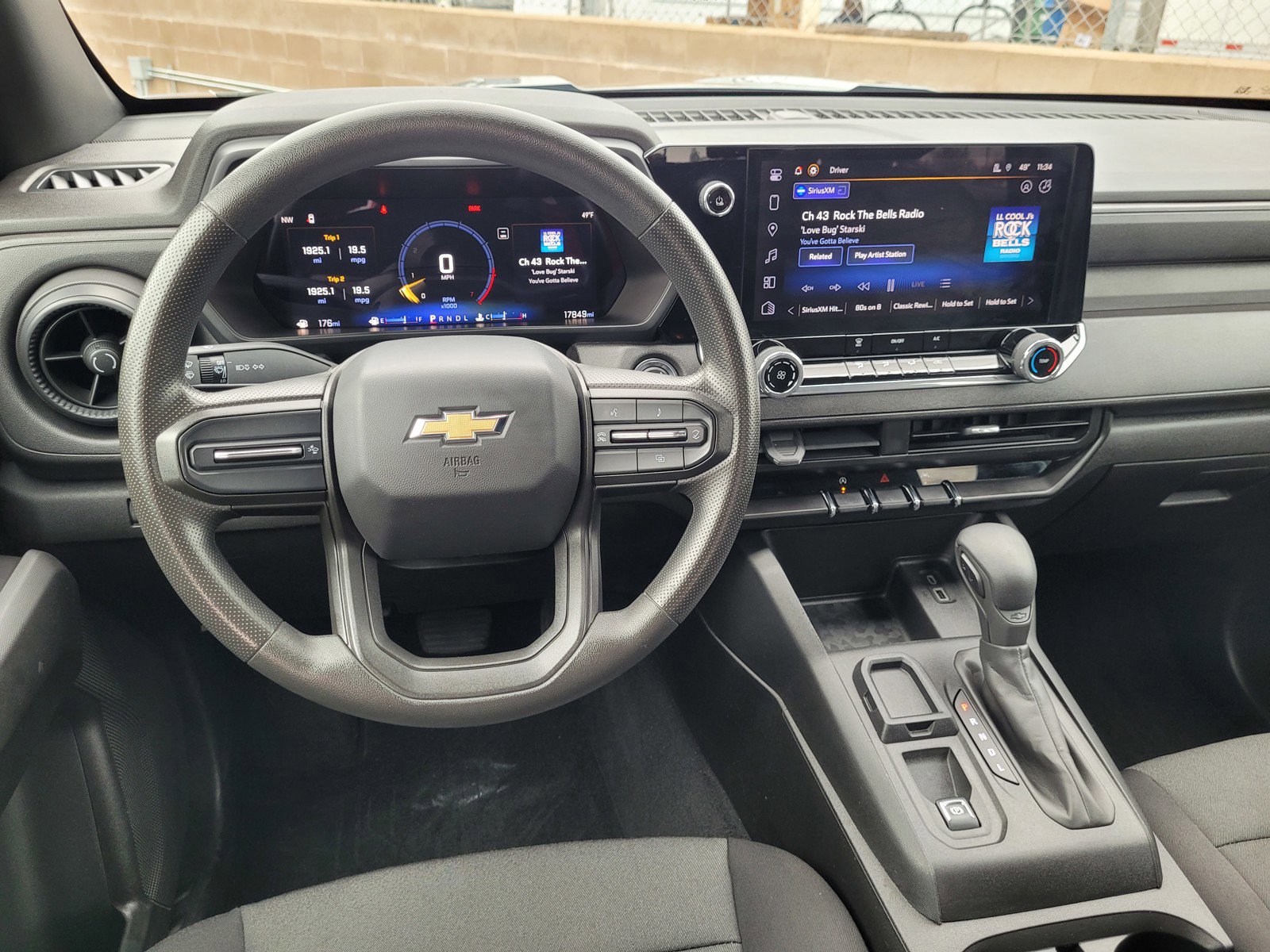 Used 2024 Chevrolet Colorado W/T image 17