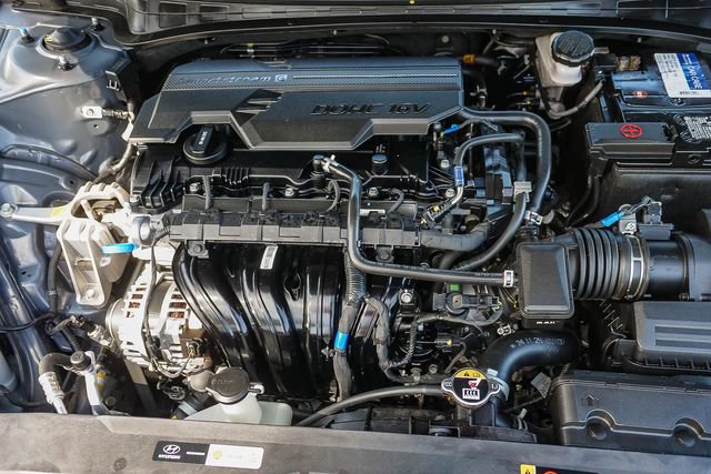 Certified 2025 Hyundai Elantra SEL FWD image 28