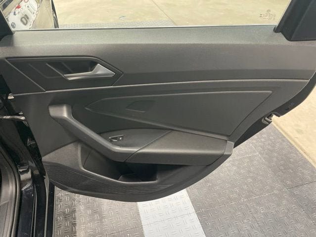 Certified 2023 Volkswagen Jetta SE w/ Panoramic Sunroof Package FWD image 6