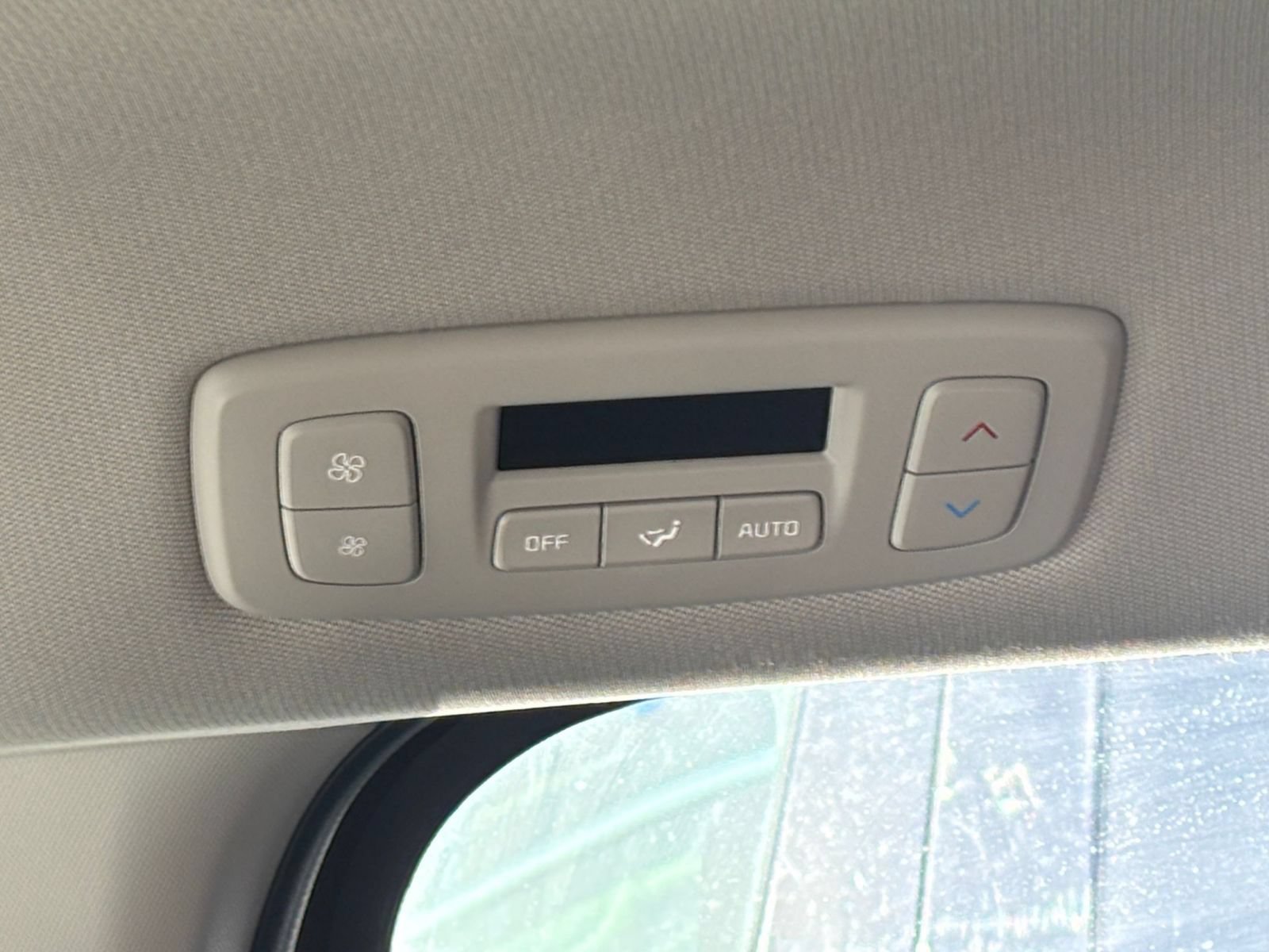 Used 2026 Kia Carnival FWD image 24