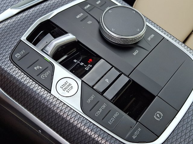 New 2026 BMW 330i xDrive Sedan w/ M Sport Package AWD/4WD image 13