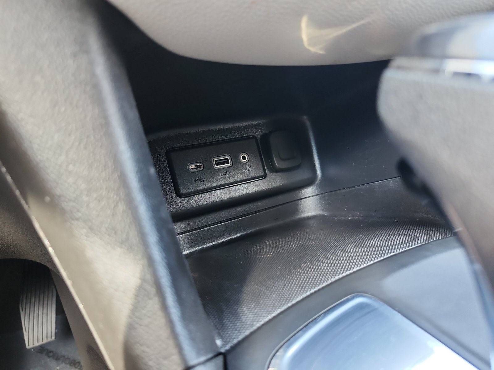 Used 2021 Chevrolet Equinox LT w/ Driver Convenience Package FWD image 23