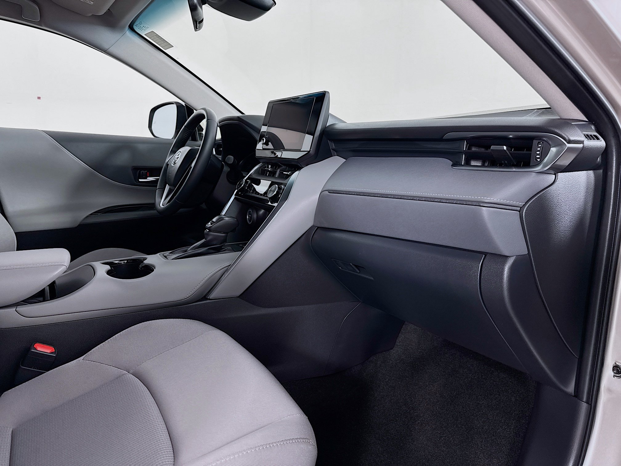 Certified 2024 Toyota Venza LE AWD/4WD image 28