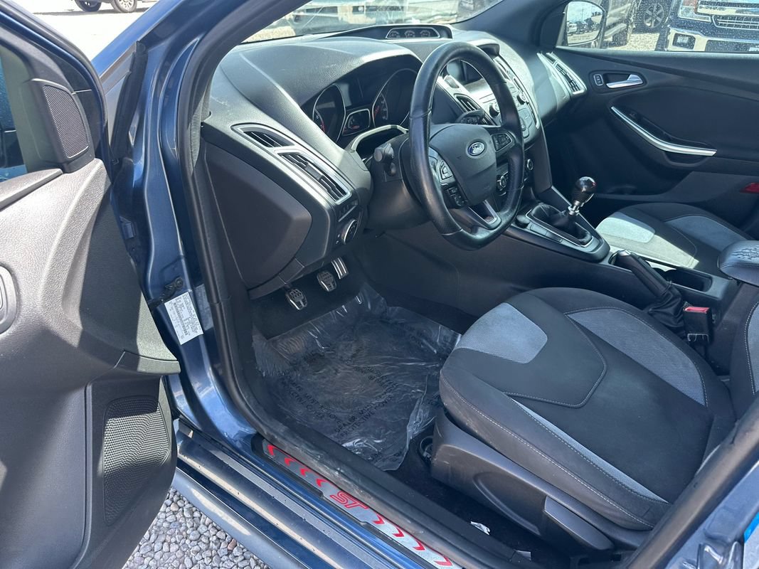 Used 2018 Ford Focus ST FWD image 33