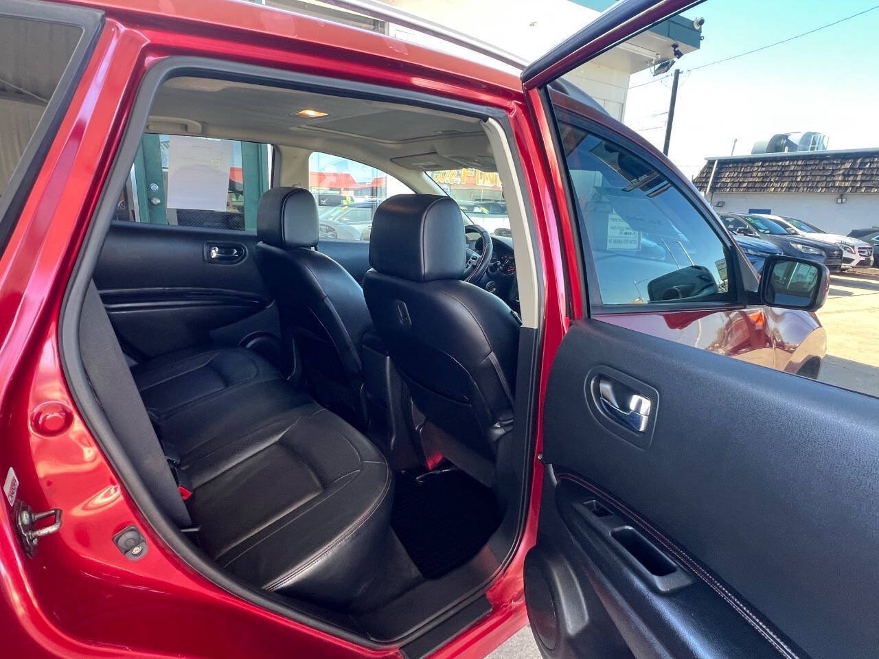Used 2012 Nissan Rogue SL AWD/4WD image 10