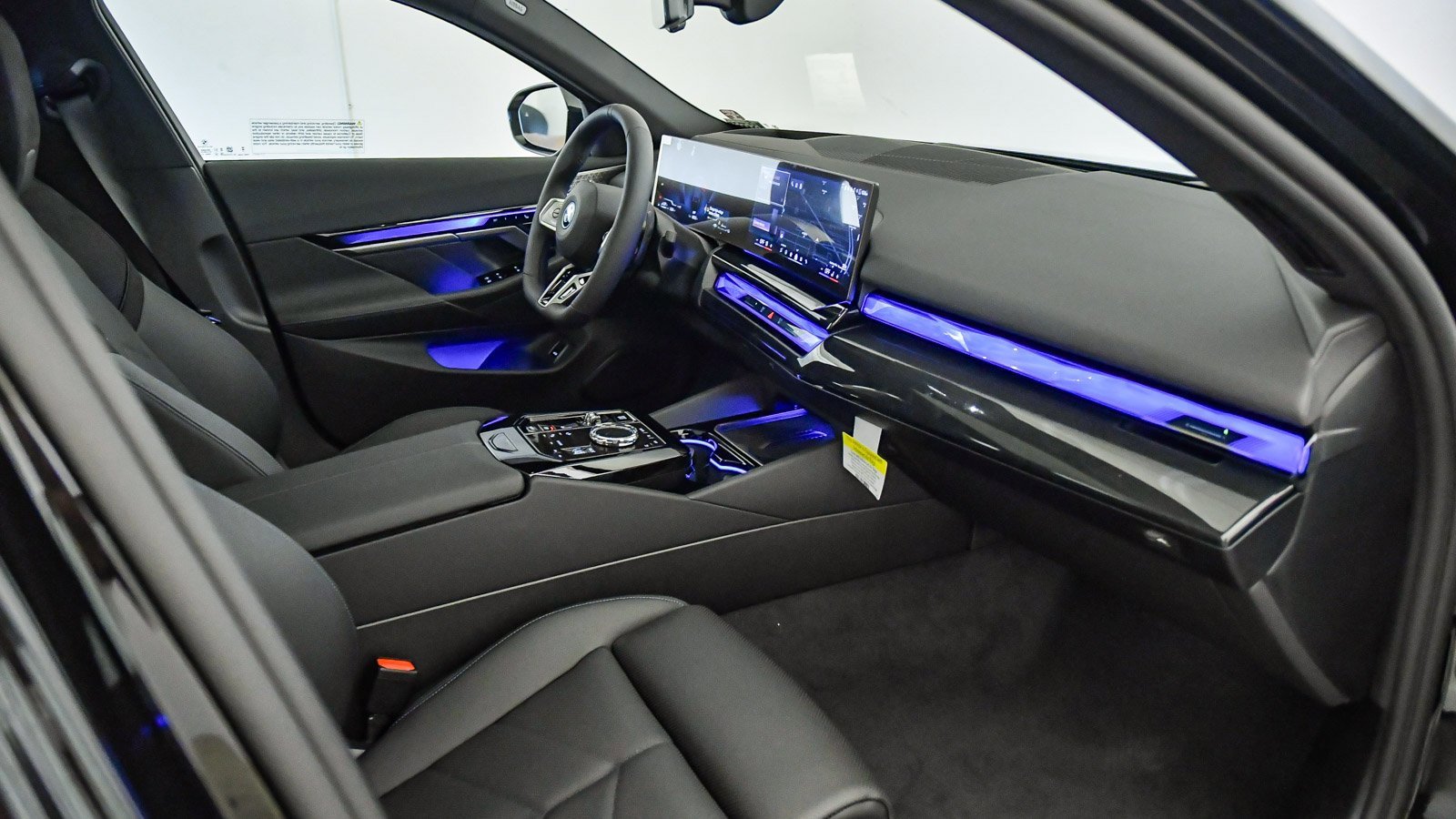 New 2026 BMW 550e xDrive w/ Executive Package image 17