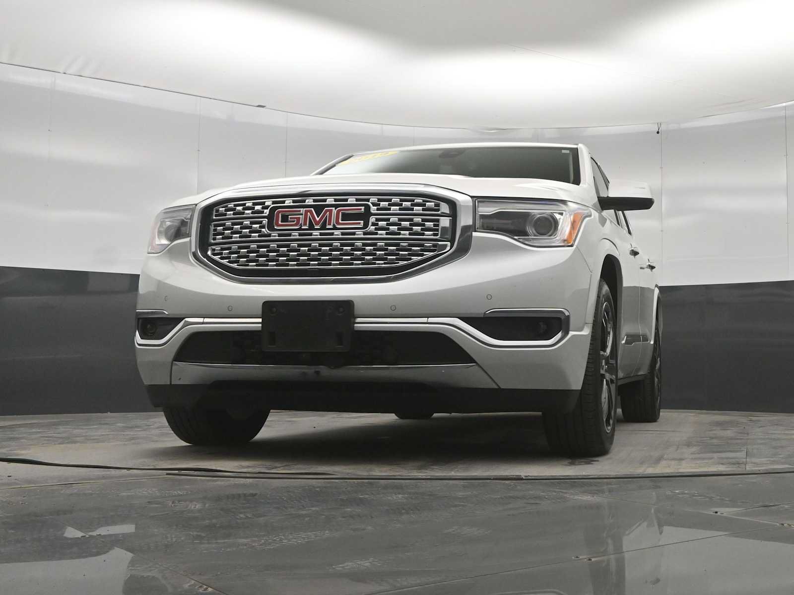 Used 2019 GMC Acadia Denali w/ Technology Package AWD/4WD image 27