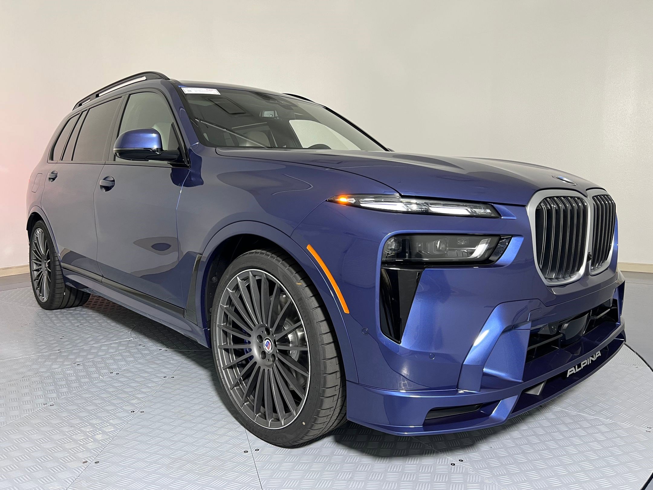 New 2026 BMW ALPINA XB7 image 7