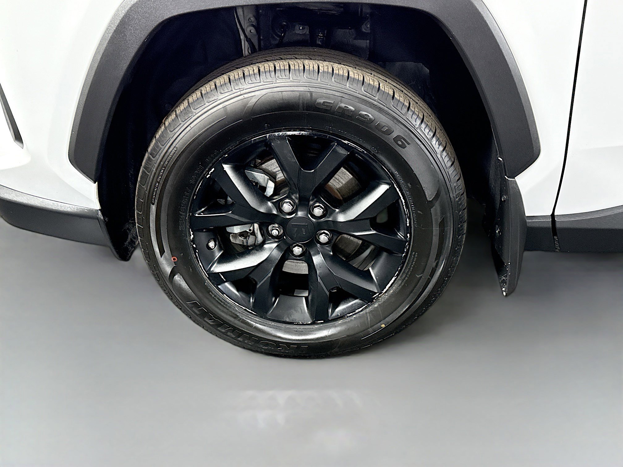 Used 2023 Toyota RAV4 LE image 37