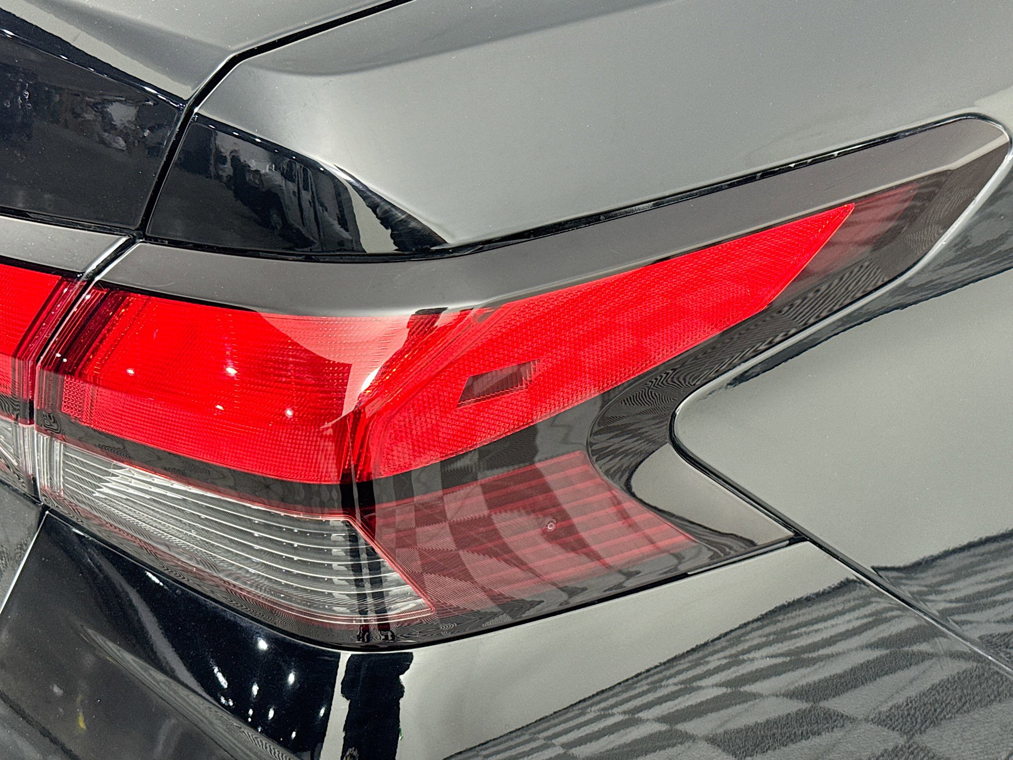 Used 2024 Nissan Versa S w/ S Plus Package image 30