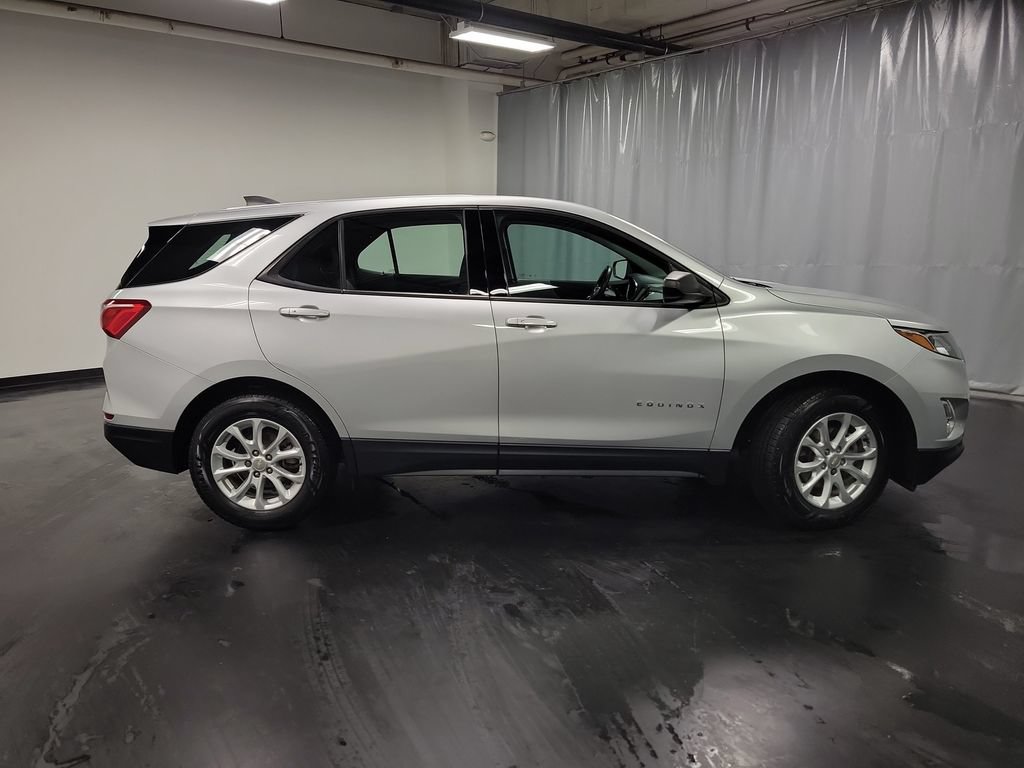 Used 2019 Chevrolet Equinox LS FWD image 10