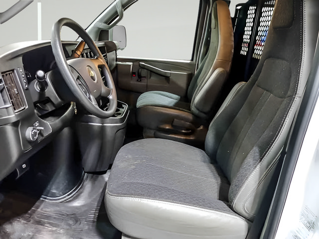 Used 2025 Chevrolet Express 2500 w/ Driver Convenience Package RWD image 10