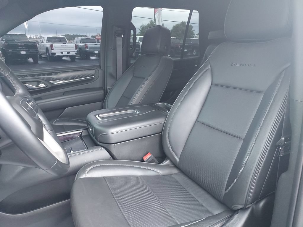 Used 2023 GMC Yukon Denali AWD/4WD image 17