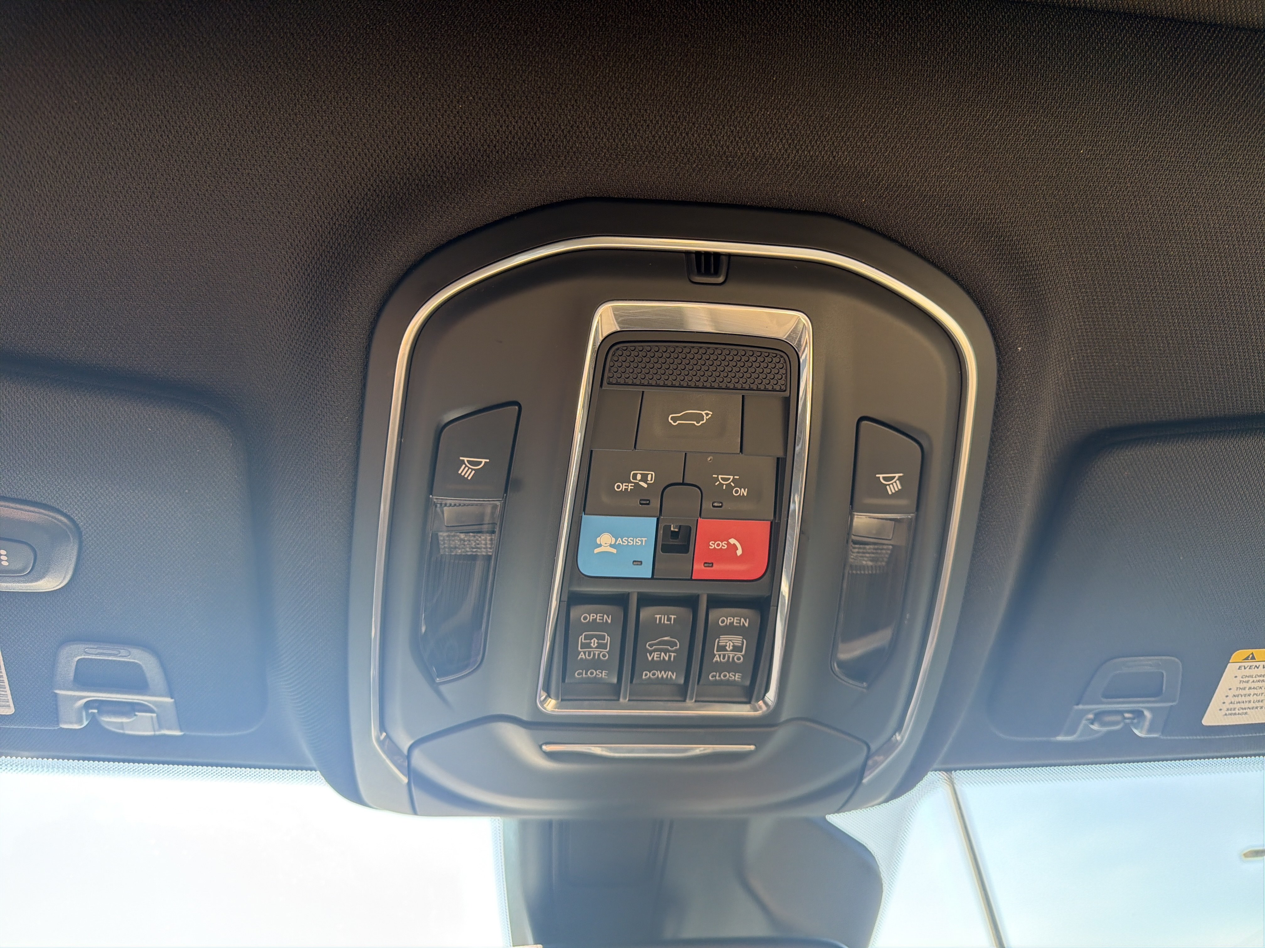 Used 2023 Jeep Grand Cherokee L Limited AWD/4WD image 30