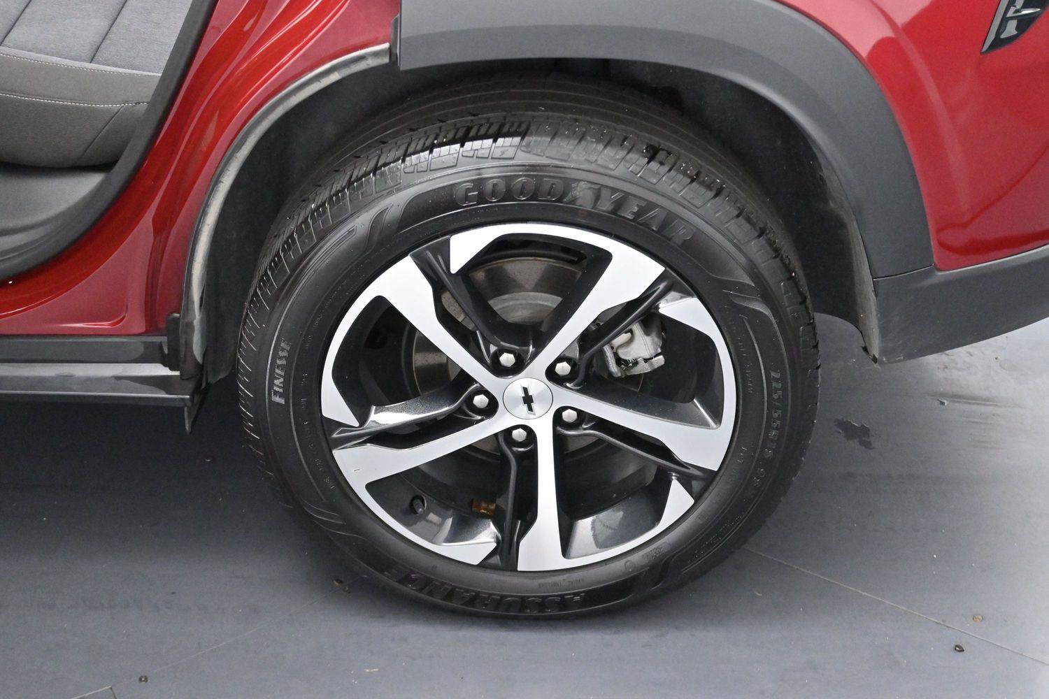 Used 2024 Chevrolet Trax RS w/ Driver Confidence Package FWD image 28