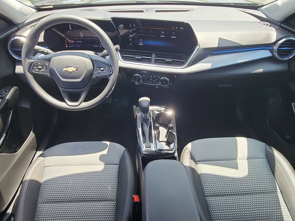 Used 2026 Chevrolet Trax LT FWD image 19