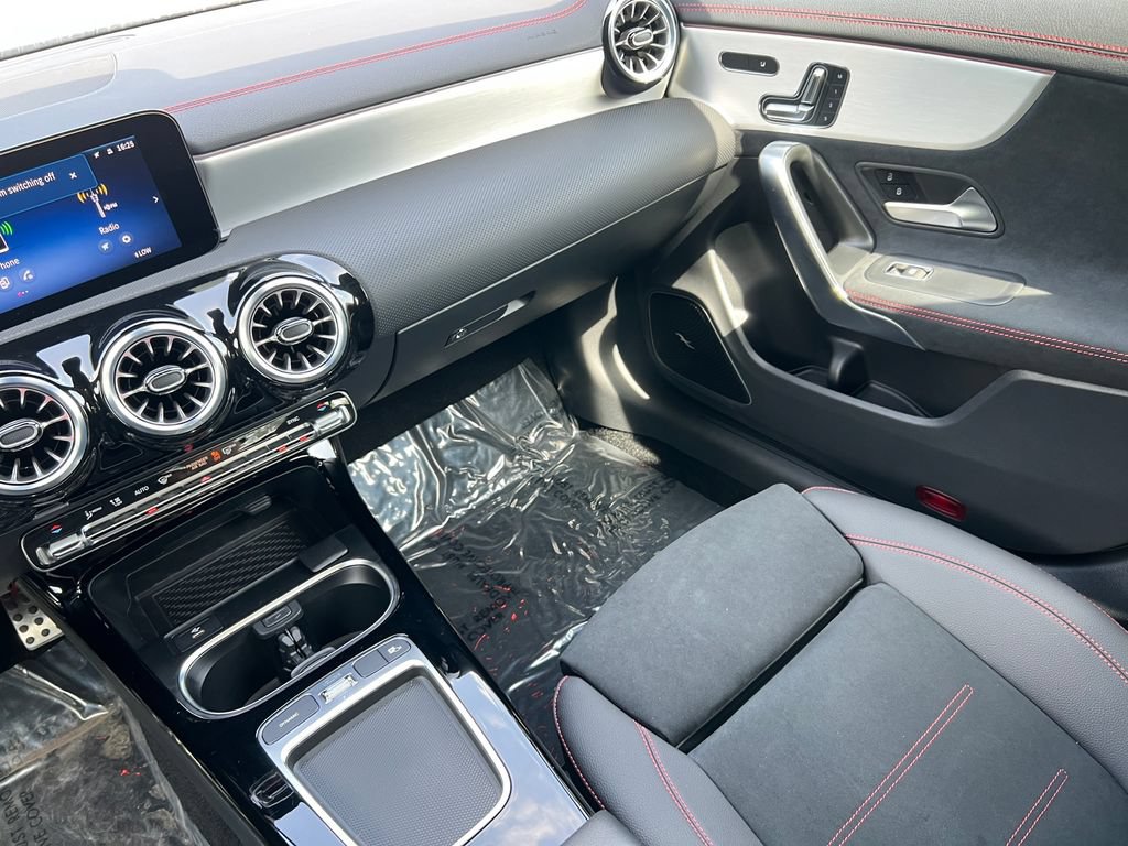New 2025 Mercedes-Benz CLA 250 4MATIC image 37