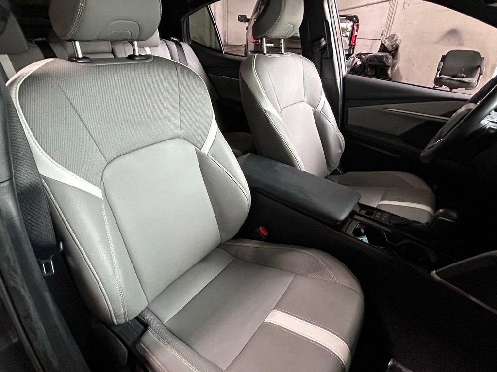 Used 2025 Toyota Camry SE w/ Convenience Package FWD image 33