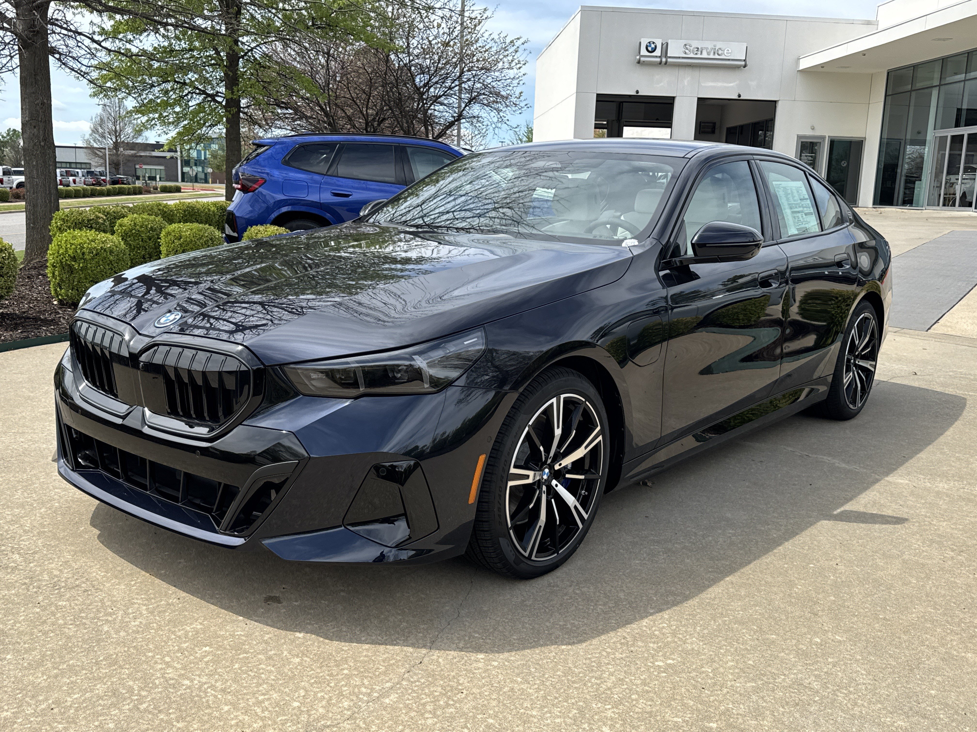 New 2026 BMW 550e xDrive w/ Executive Package AWD/4WD image 1