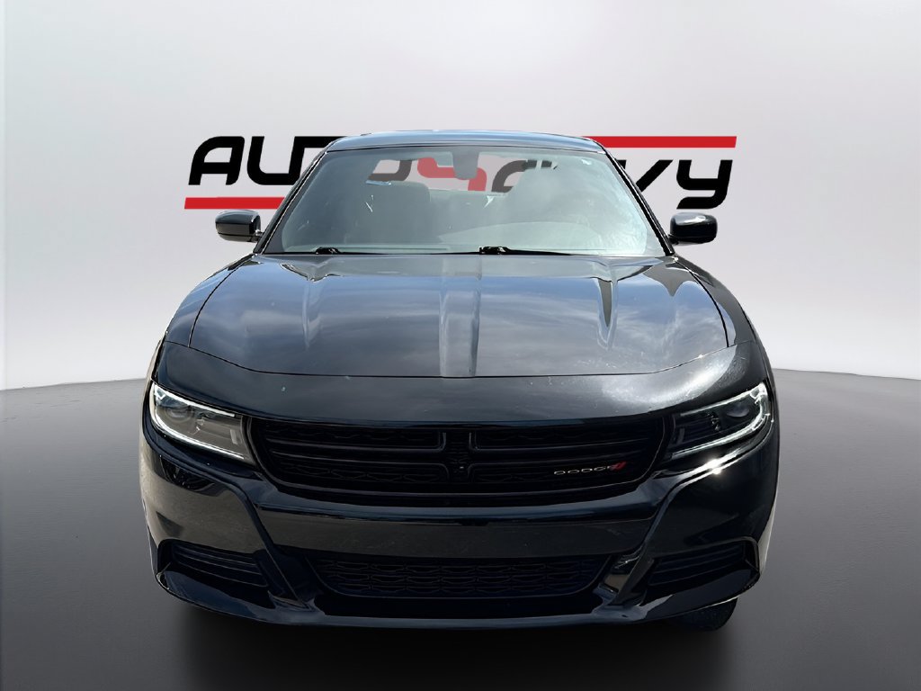 Used 2023 Dodge Charger SXT RWD image 2