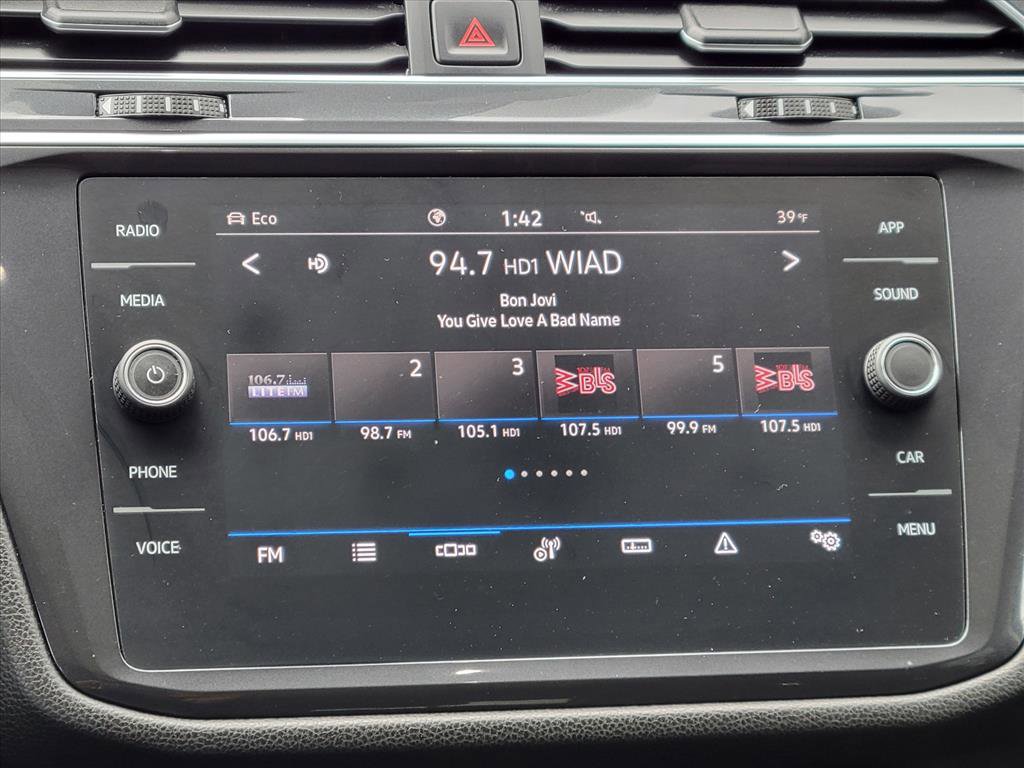 Used 2022 Volkswagen Tiguan SE w/ Panoramic Sunroof Package image 10