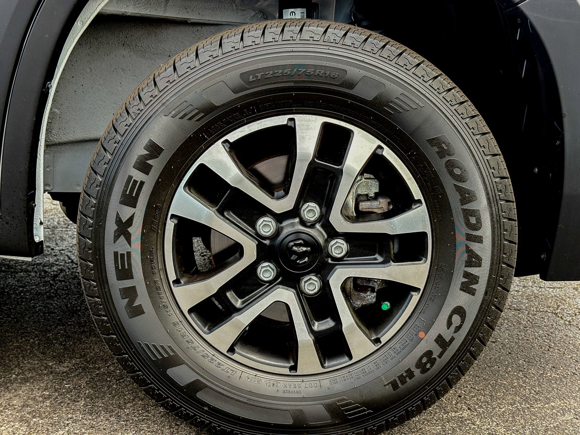 Used 2024 RAM ProMaster 2500 w/ Premium Convenience Group FWD image 19