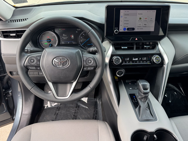 Used 2024 Toyota Venza LE AWD/4WD image 17