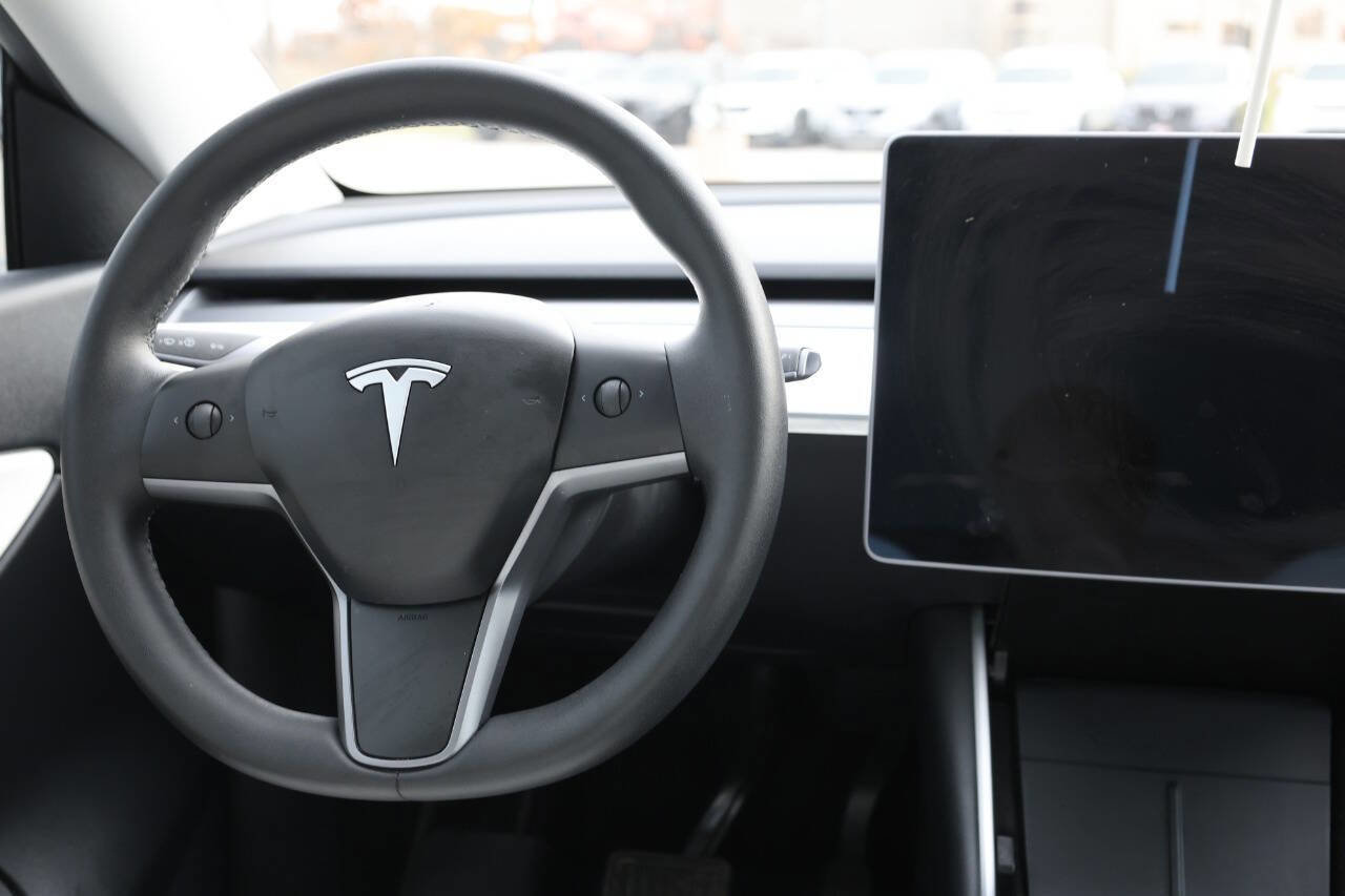 Used 2021 Tesla Model Y Long Range image 18