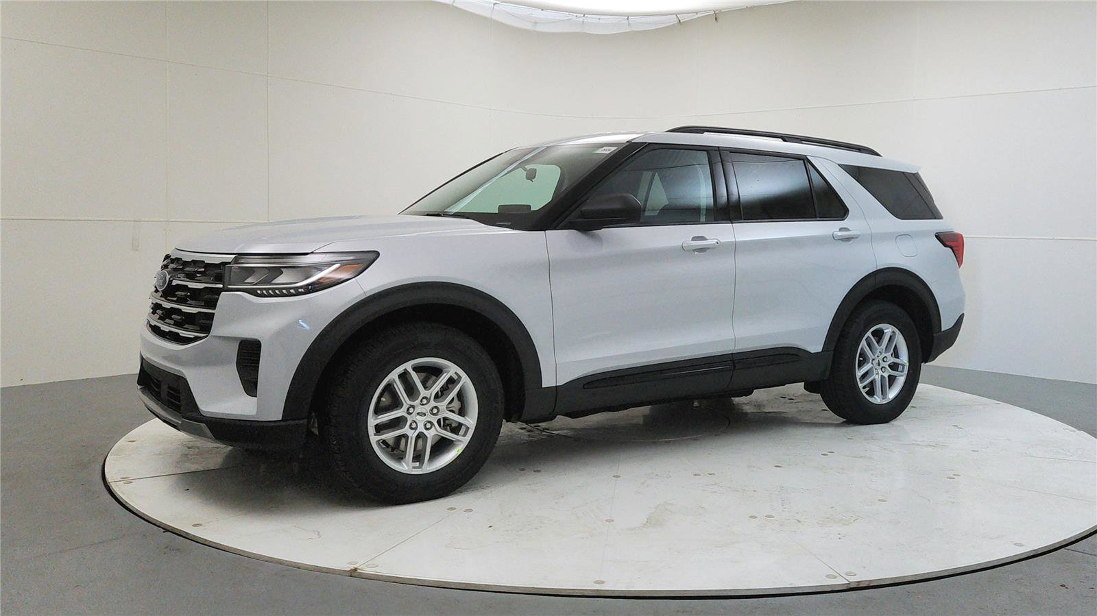 New 2026 Ford Explorer Active image 4