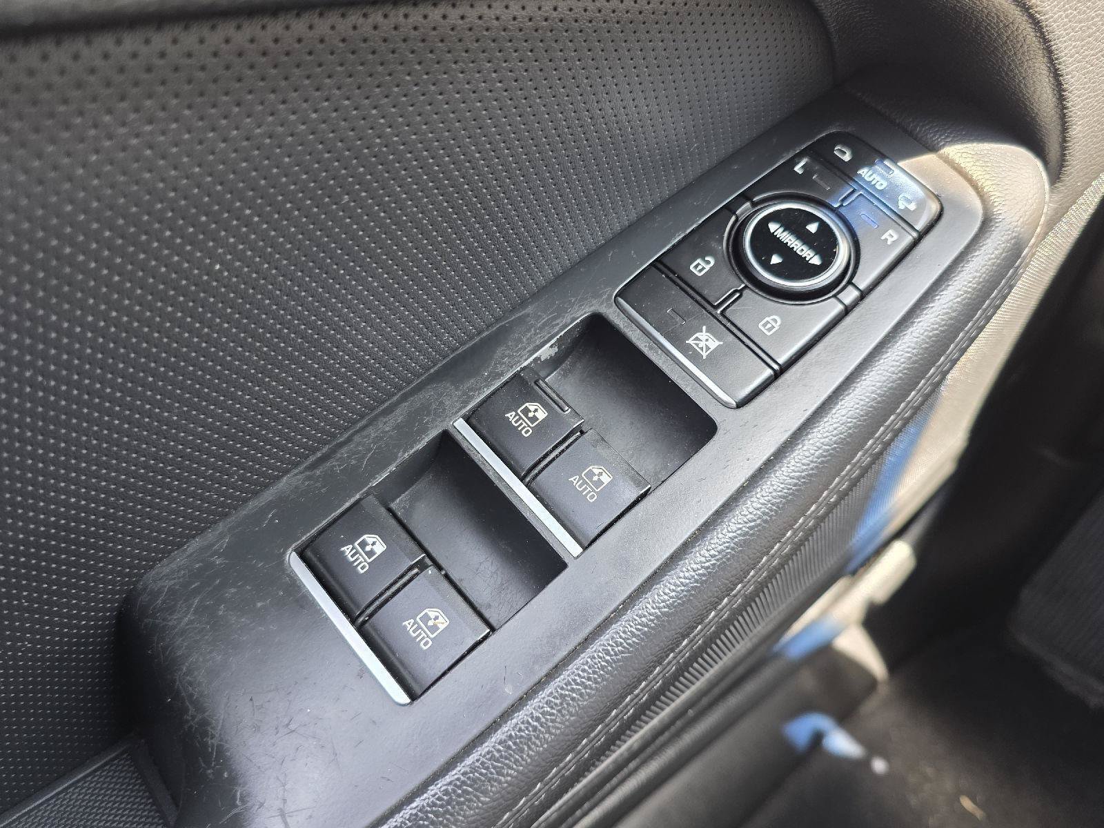 Used 2015 Hyundai Genesis 3.8 w/ Option Group 02 RWD image 9
