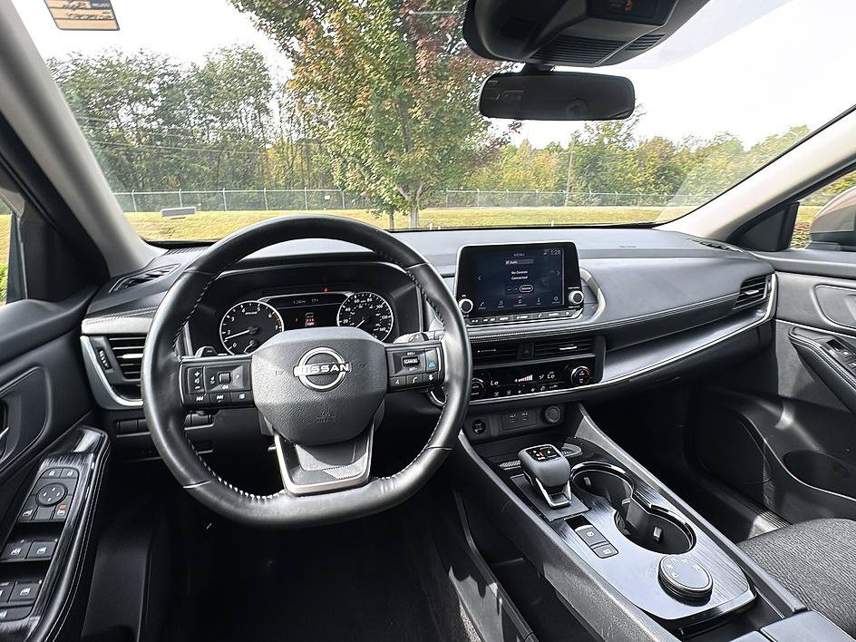 Certified 2025 Nissan Rogue SV AWD/4WD image 29