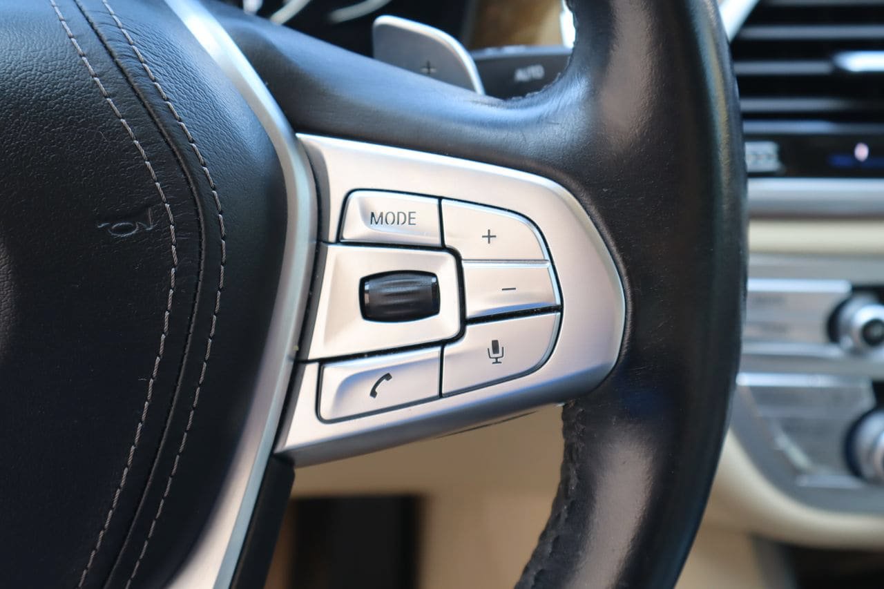 Used 2018 BMW 740i RWD image 13