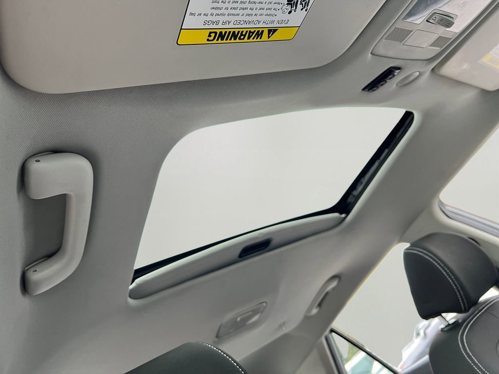 Used 2021 Hyundai Venue SEL image 6