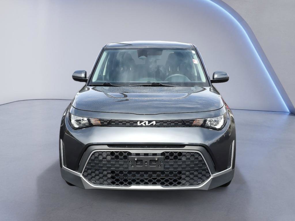 Used 2023 Kia Soul LX w/ Option Group 015 FWD image 2