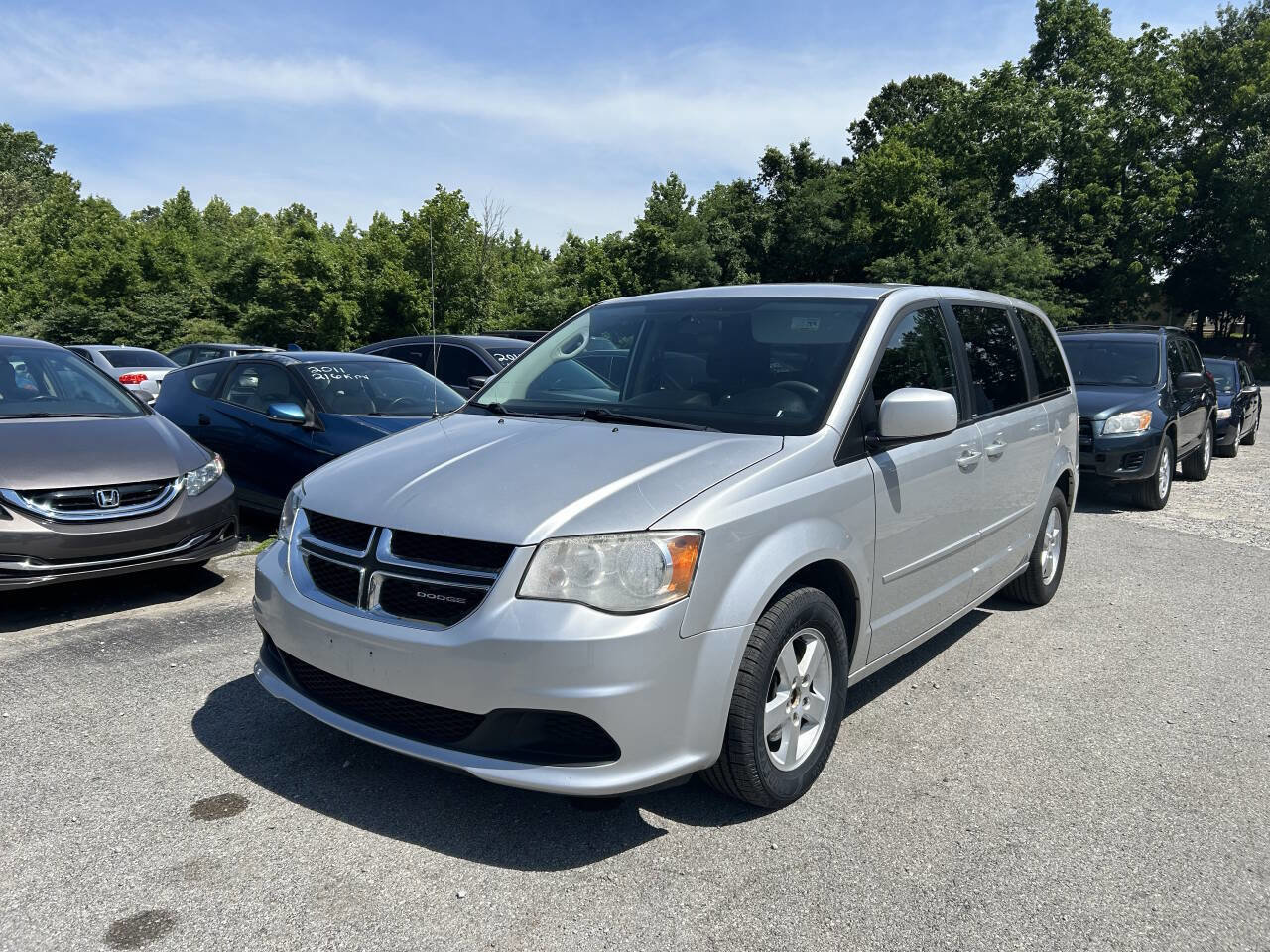 Used 2011 Dodge Grand Caravan Mainstreet w/ PWR Convenience Group FWD image 2