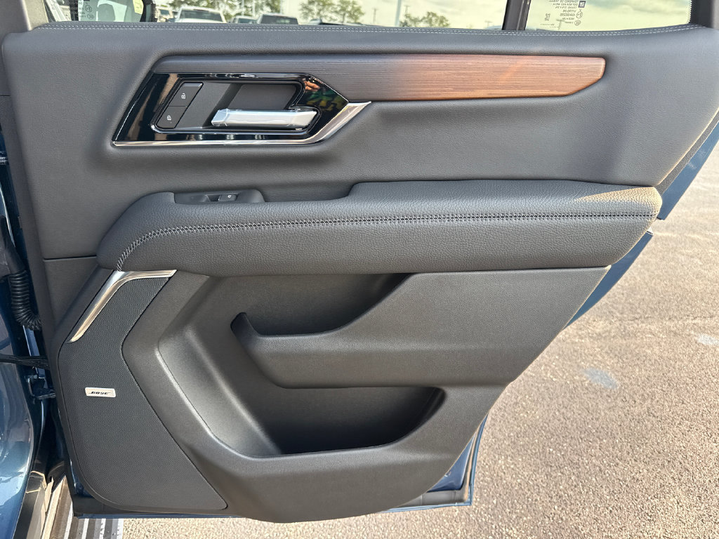 New 2026 GMC Yukon Denali w/ Sun & Power Step Package AWD/4WD image 34