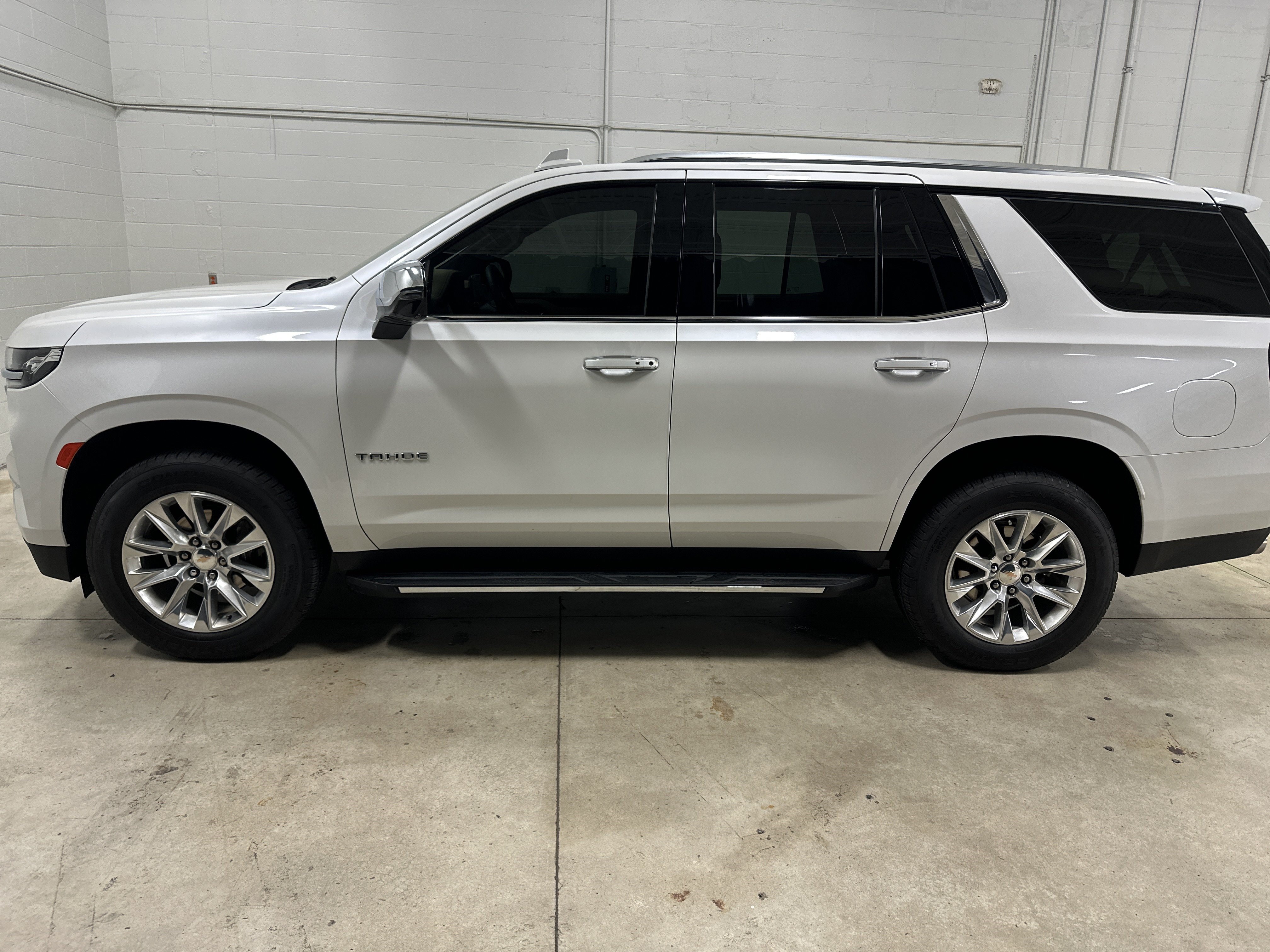 Used 2024 Chevrolet Tahoe Premier w/ Premium Package AWD/4WD image 7