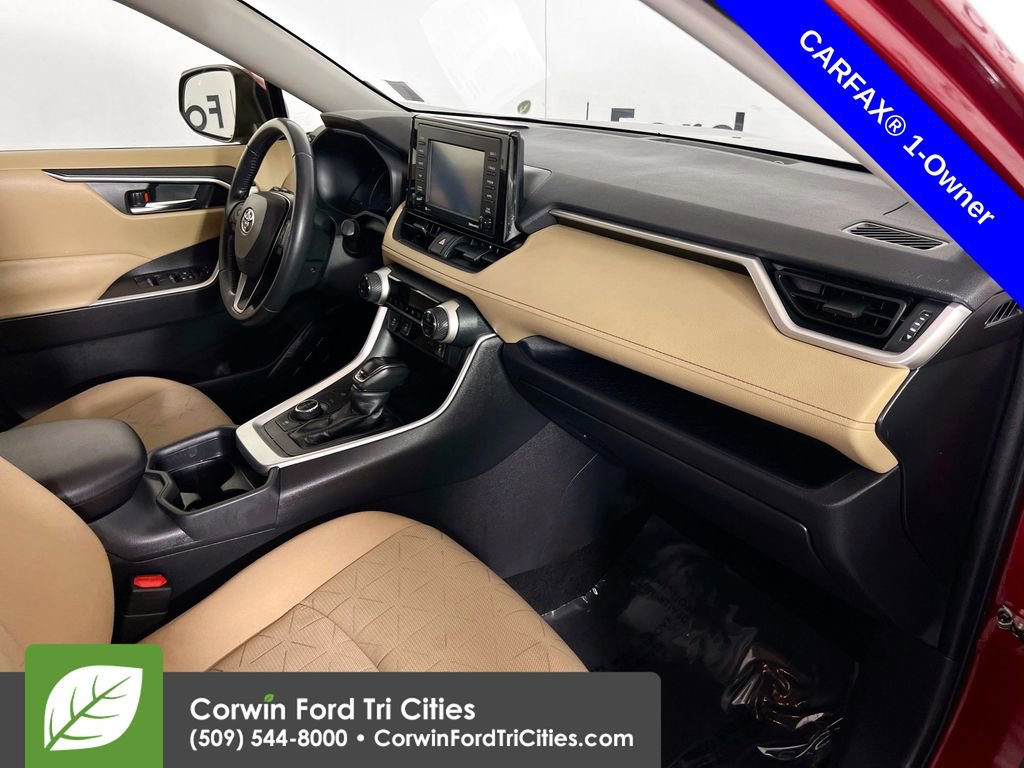Used 2020 Toyota RAV4 XLE image 30